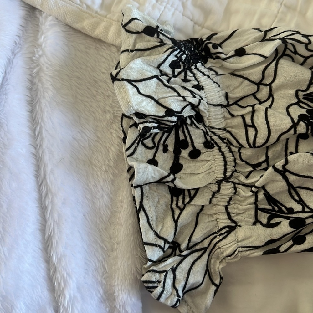 Black and white floral, top hand embroidered - Picture 6 of 6
